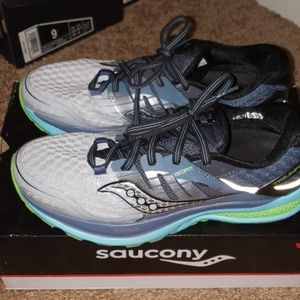 Saucony triumph ISO 2  size 8.5